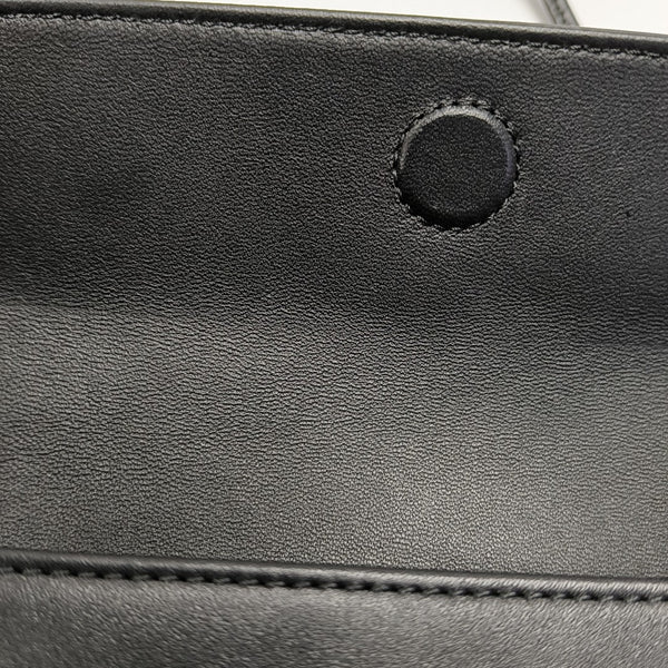 TRIANGLE Calfskin Black