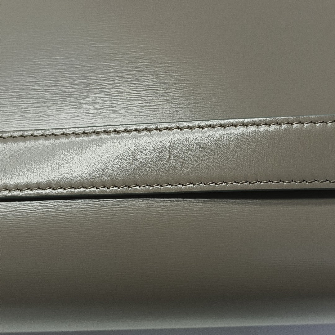 TRIOMPHE Medium Calfskin Gray