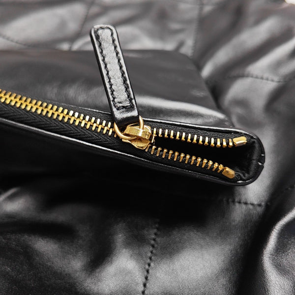 CHANEL 22 Small Quilted Calfskin Black