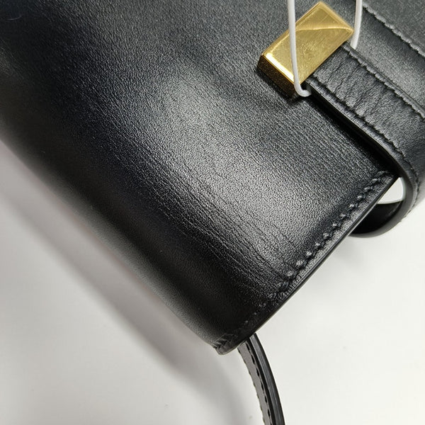 MANHATTAN Medium Calfskin Black
