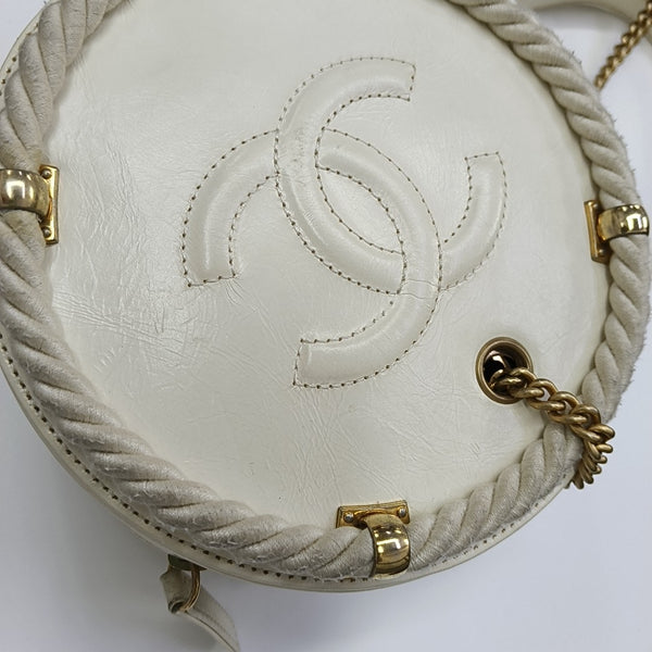 ROUND Quilted Calfskin White