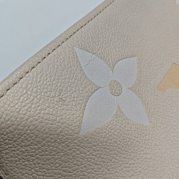 TOILET POCKET 26 Calfskin Beige