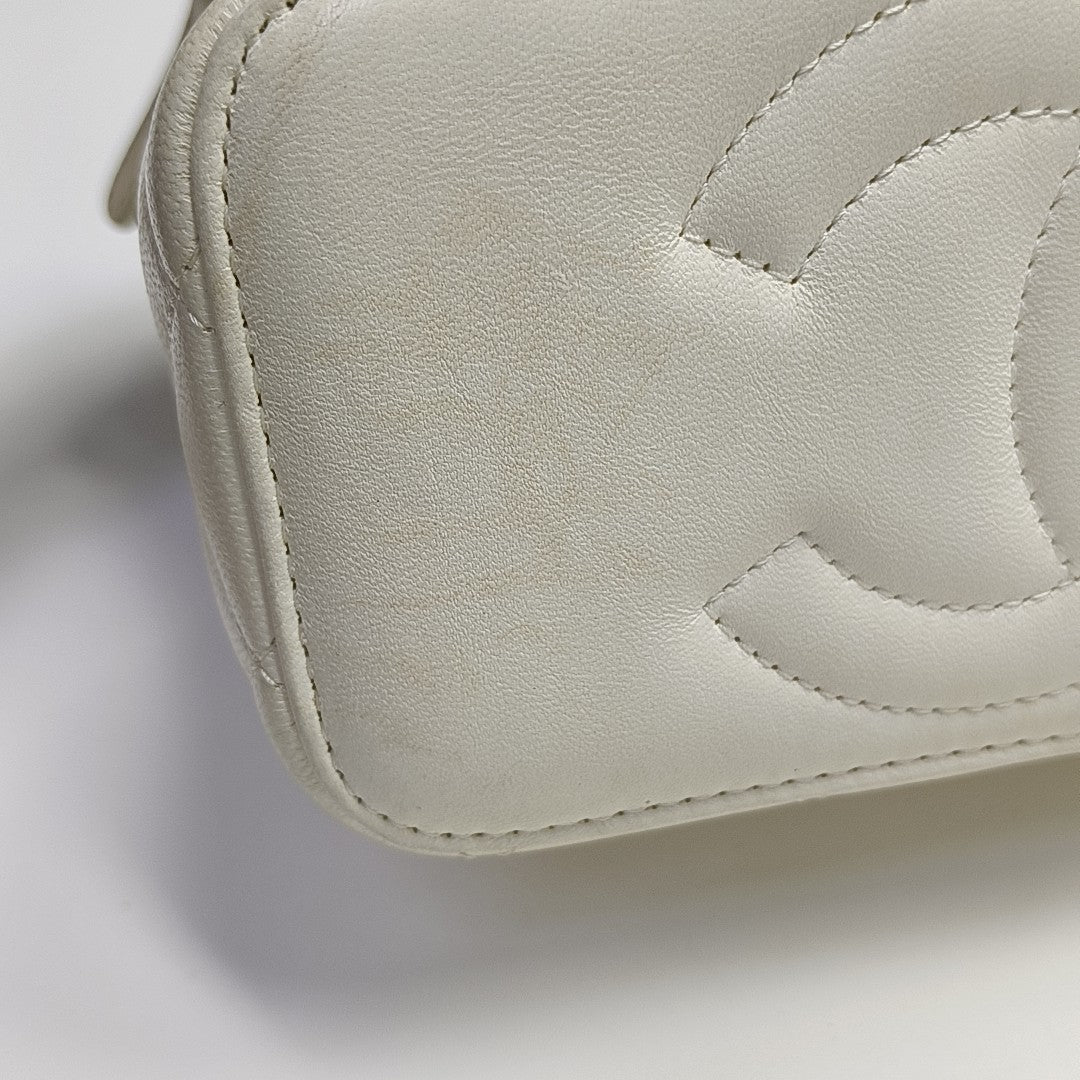 VANITY CASE Small Quilted Lambskin White