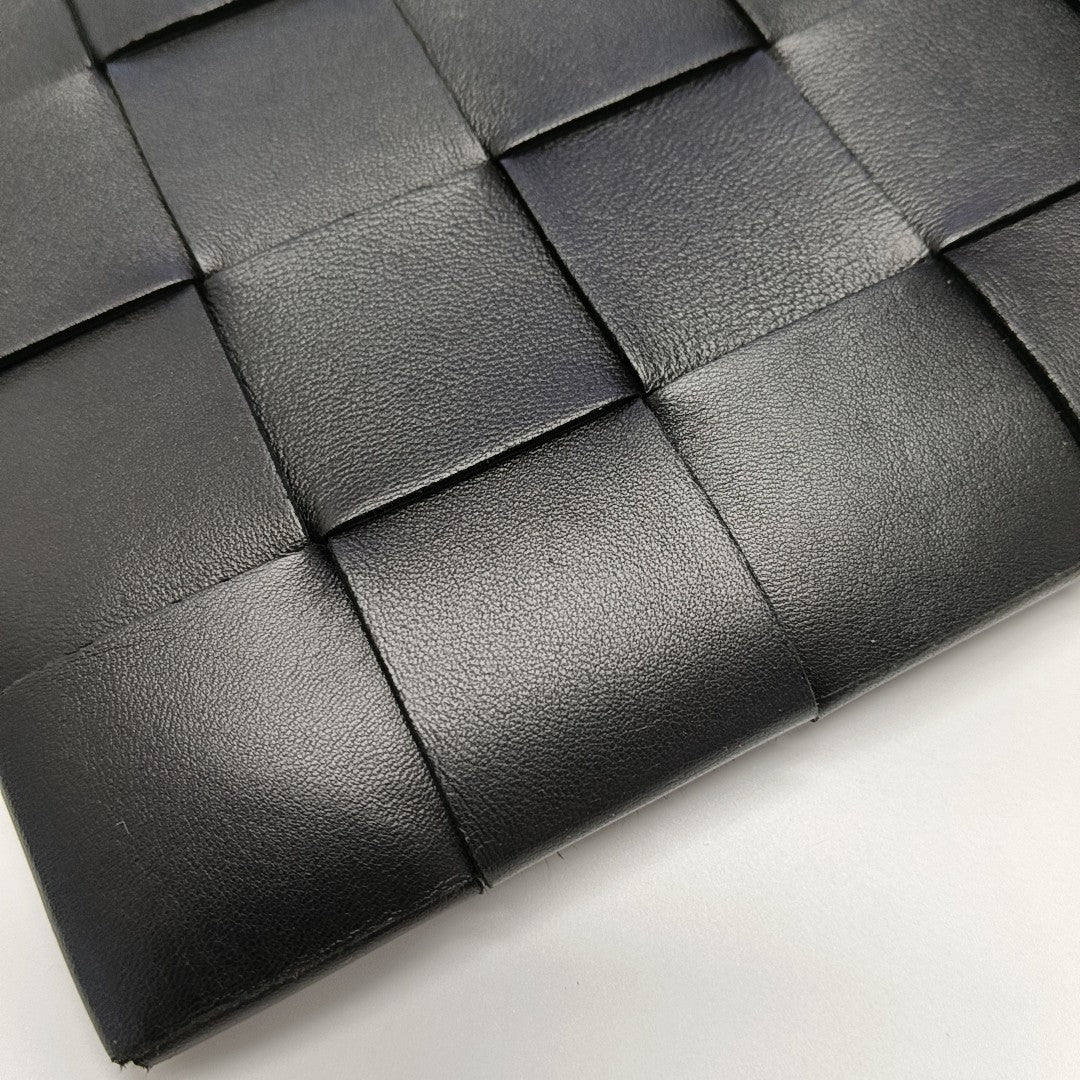 Piel de ternera pequeña negra
