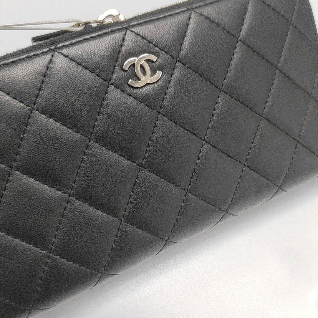 CLASSIC FLAP Mini Quilted Lambskin Black Wallet