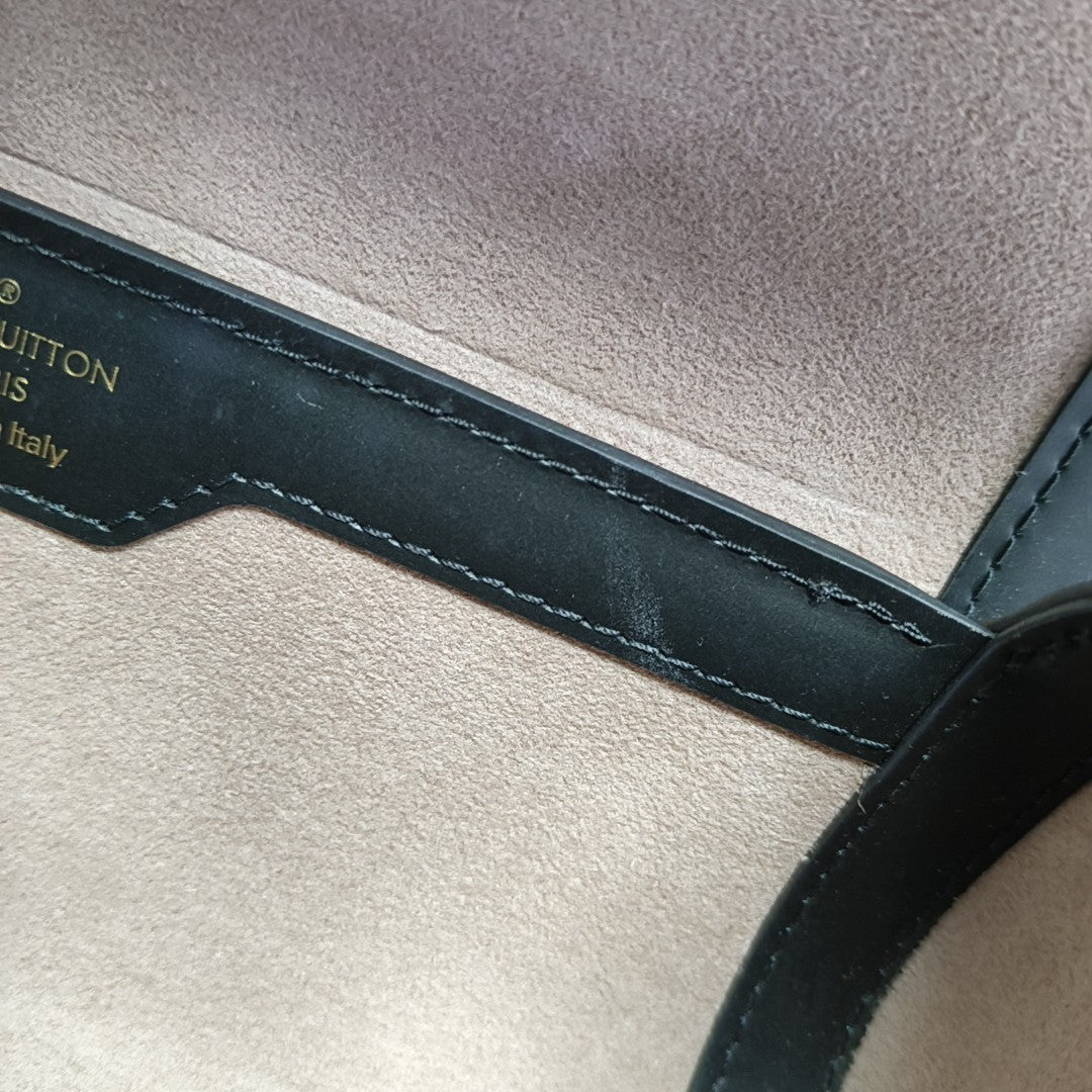 PAPILLON 19 Epi Black