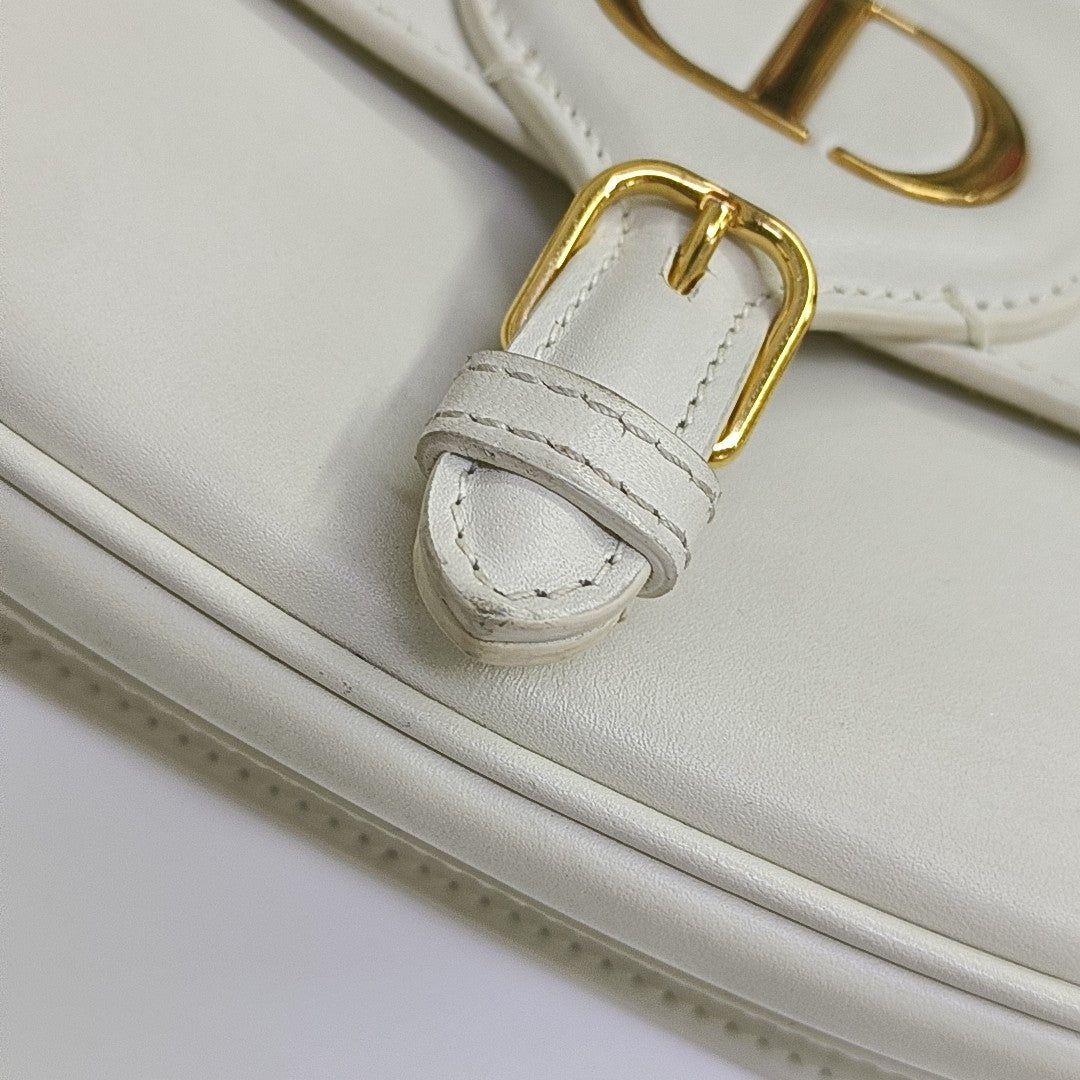 Bobby Medium Calfskin White