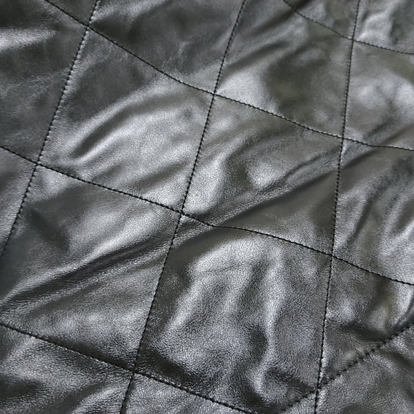 CHANEL 22 Small Quilted Calfskin Black