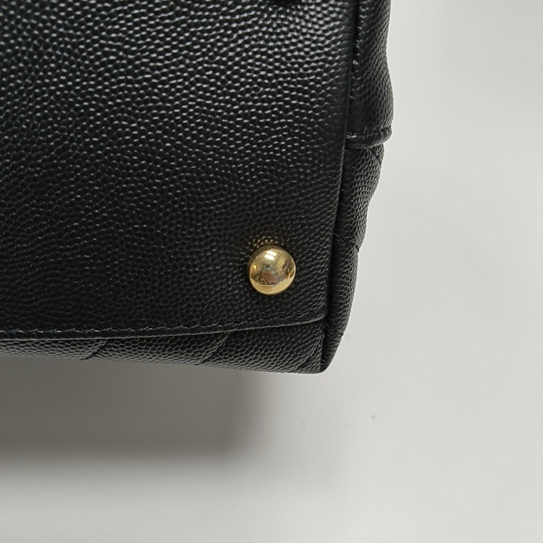 COCO HANDLE Medium Chevron Grained Calfskin Black