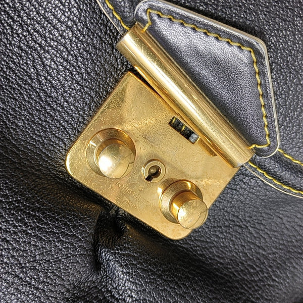 L'ESSENTIEL Calfskin Black