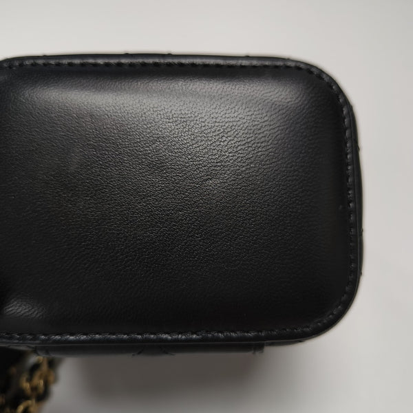 VANITY CASE Mini Quilted Lambskin Black
