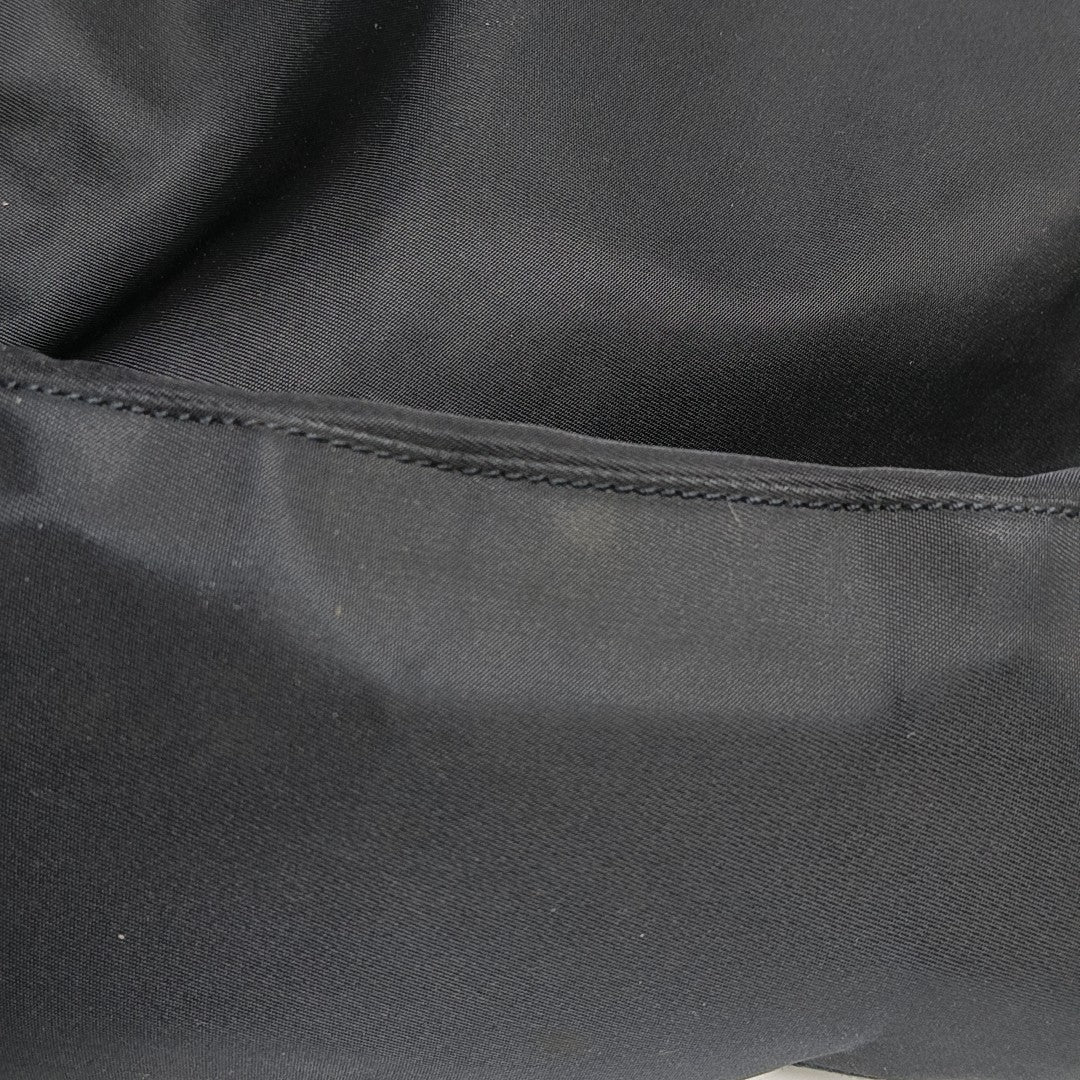 Bolso de mano de nailon negro
