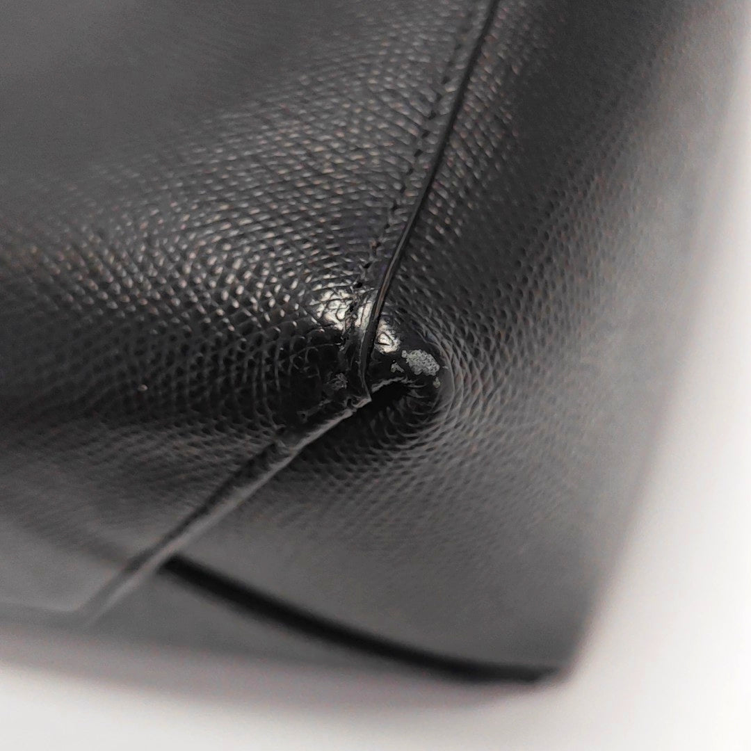 Authenticated pre-owned  VERTICAL CABAS Small Calfskin Black - Tote Bag at Looply