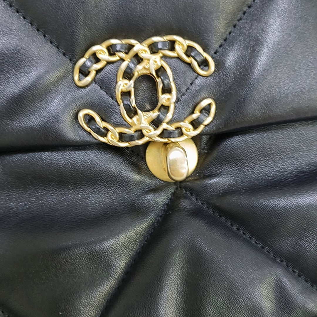 CHANEL 19 Small Quilted Lambskin Black