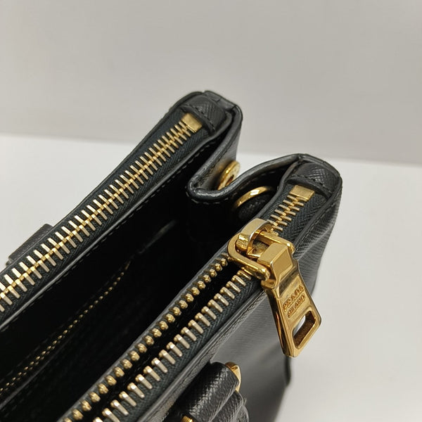 Galleria Large Saffiano Calfskin Black