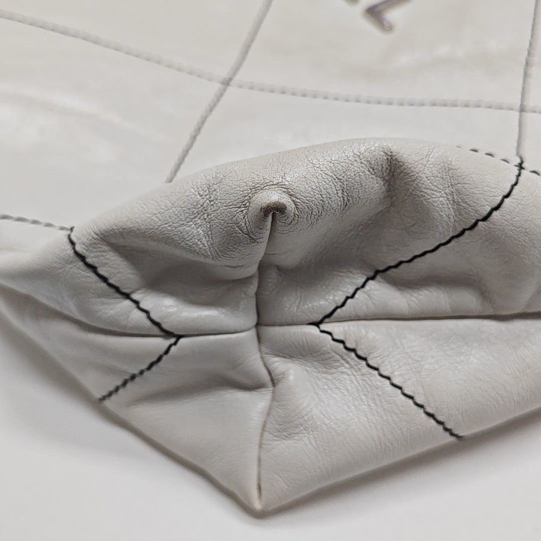 CHANEL 22 Small Quilted Calfskin White