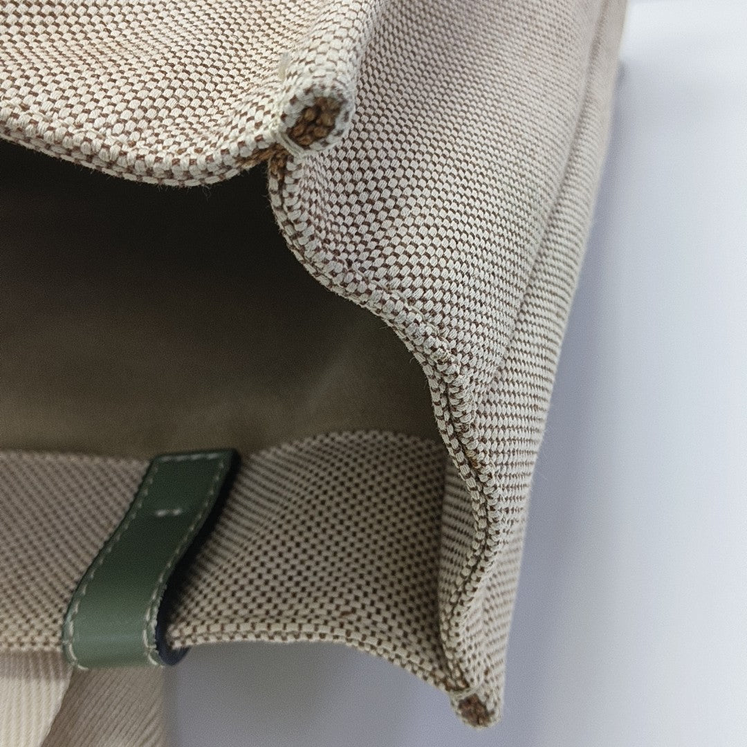Woody Medium Canvas White