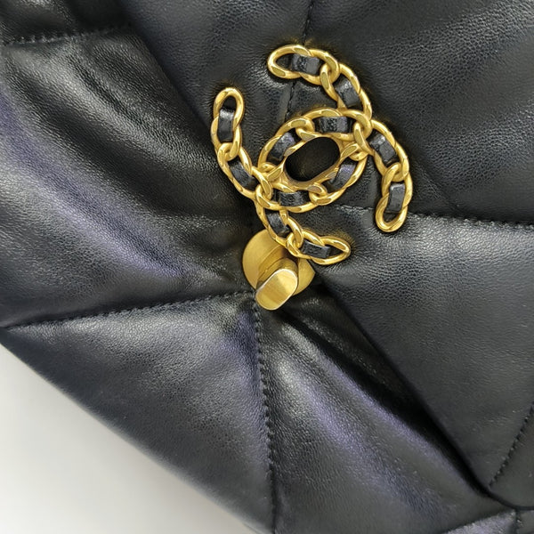 CHANEL 19 Small Quilted Lambskin Black