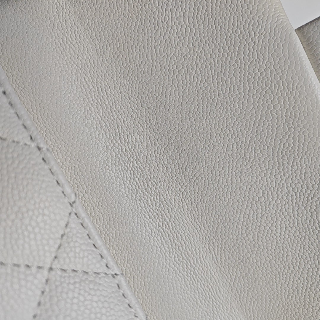 CLASSIC FLAP Small Quilted Grained Calfskin White