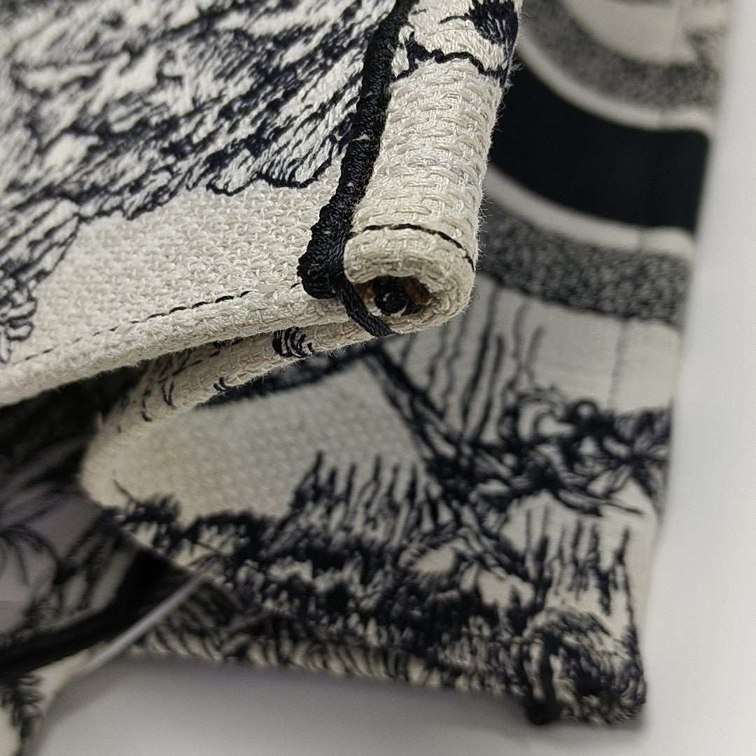 Book Tote Medium Fabric White