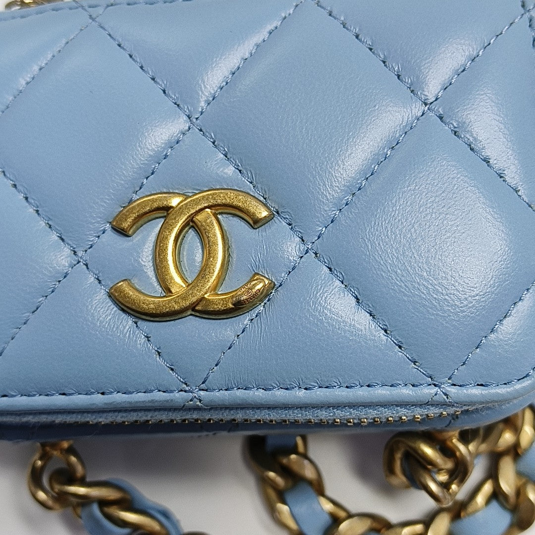 Authenticated pre-owned  VANITY CASE Quilted Lambskin Blue - Shoulder Bag at Looply