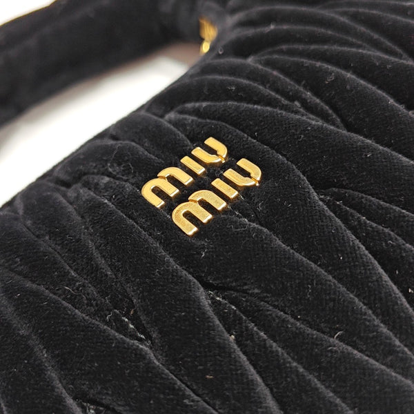 Wander Matelassé Small Quilted Velvet Black