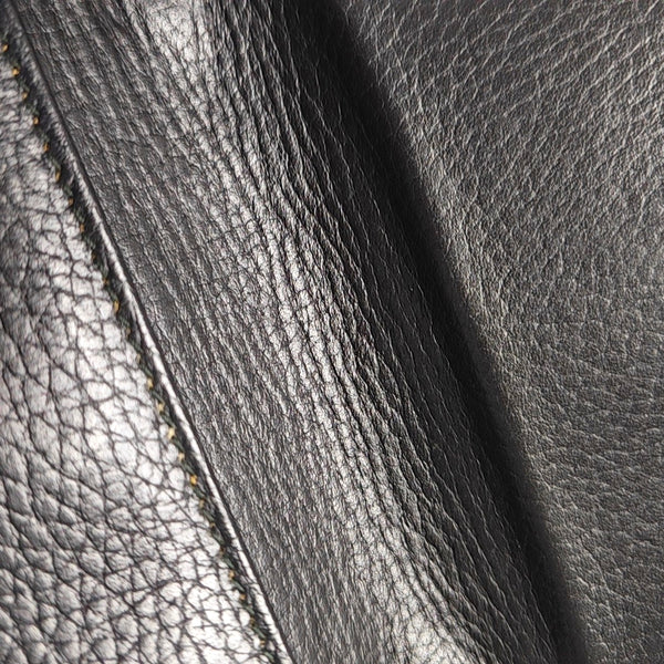 Authenticated pre-owned  Interlocking G Calfskin Black - Crossbody Bag at Looply