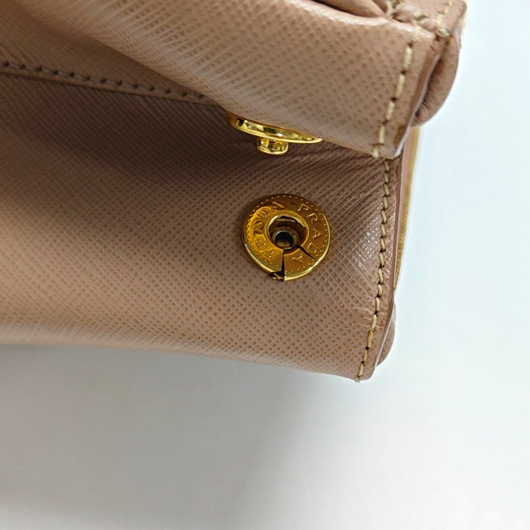Authenticated pre-owned  Galleria Extra Large Saffiano Calfskin Saffiano Calfskin Pink - Tote Bag at Looply