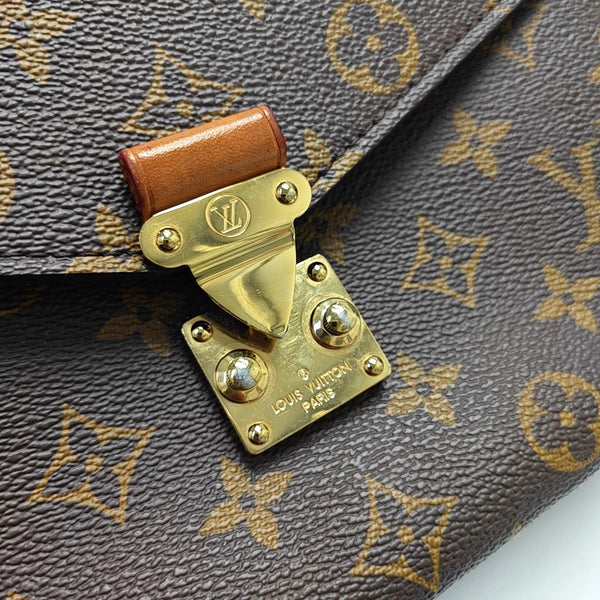 Authenticated pre-owned  MÉTIS MM Monogram Coated Canvas Brown - Shoulder Bag at Looply