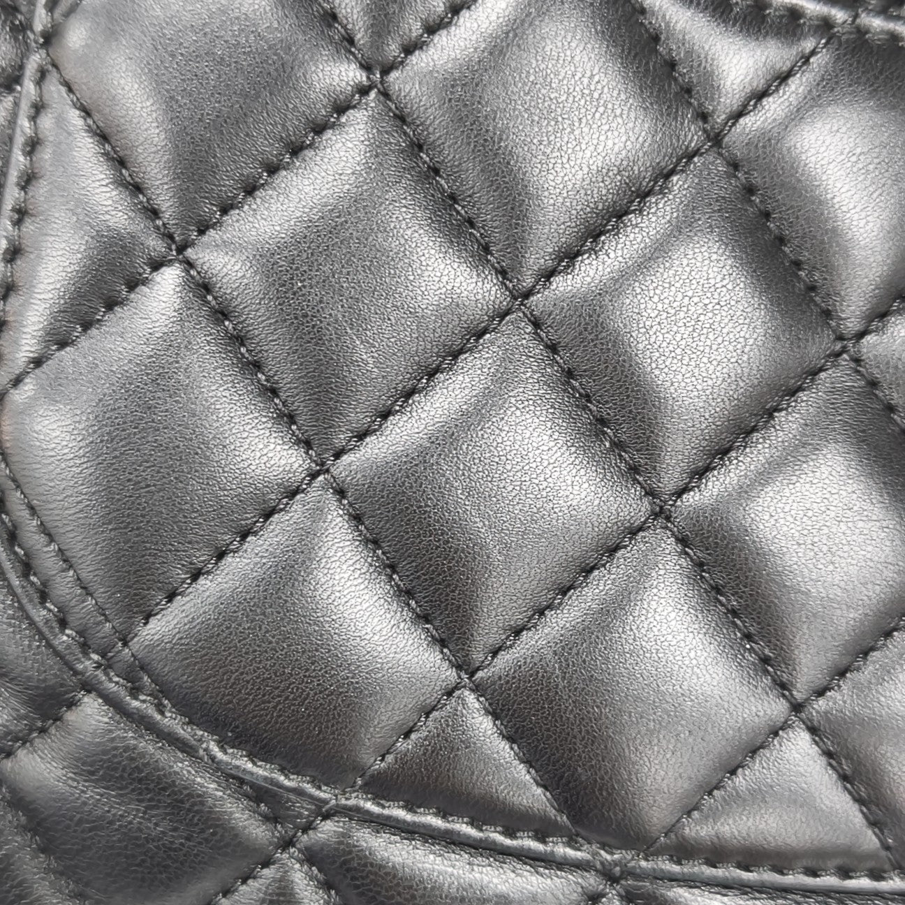 URBAN SPIRIT Quilted Calfskin Black