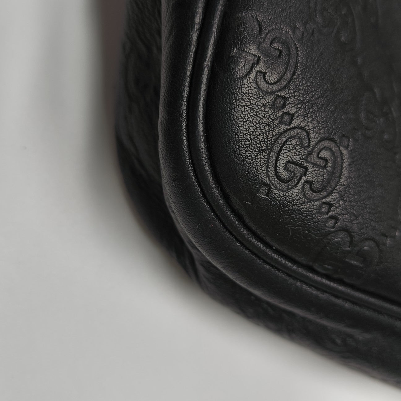 Signature Calfskin Black