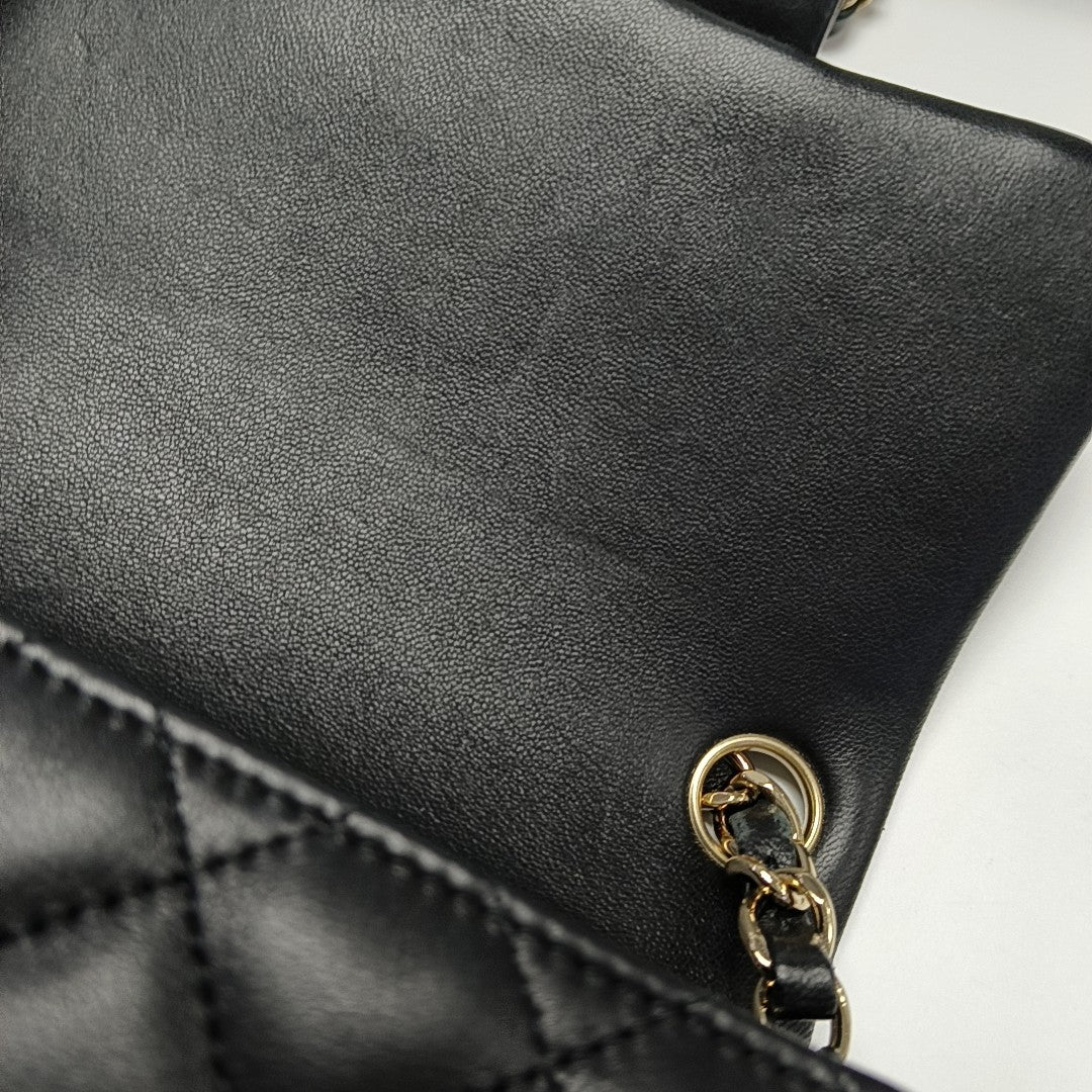 CLASSIC FLAP Mini Quilted Lambskin Black