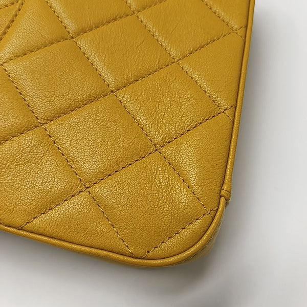 CHAIN INFINITY TOP HANDLE Quilted Lambskin Yellow