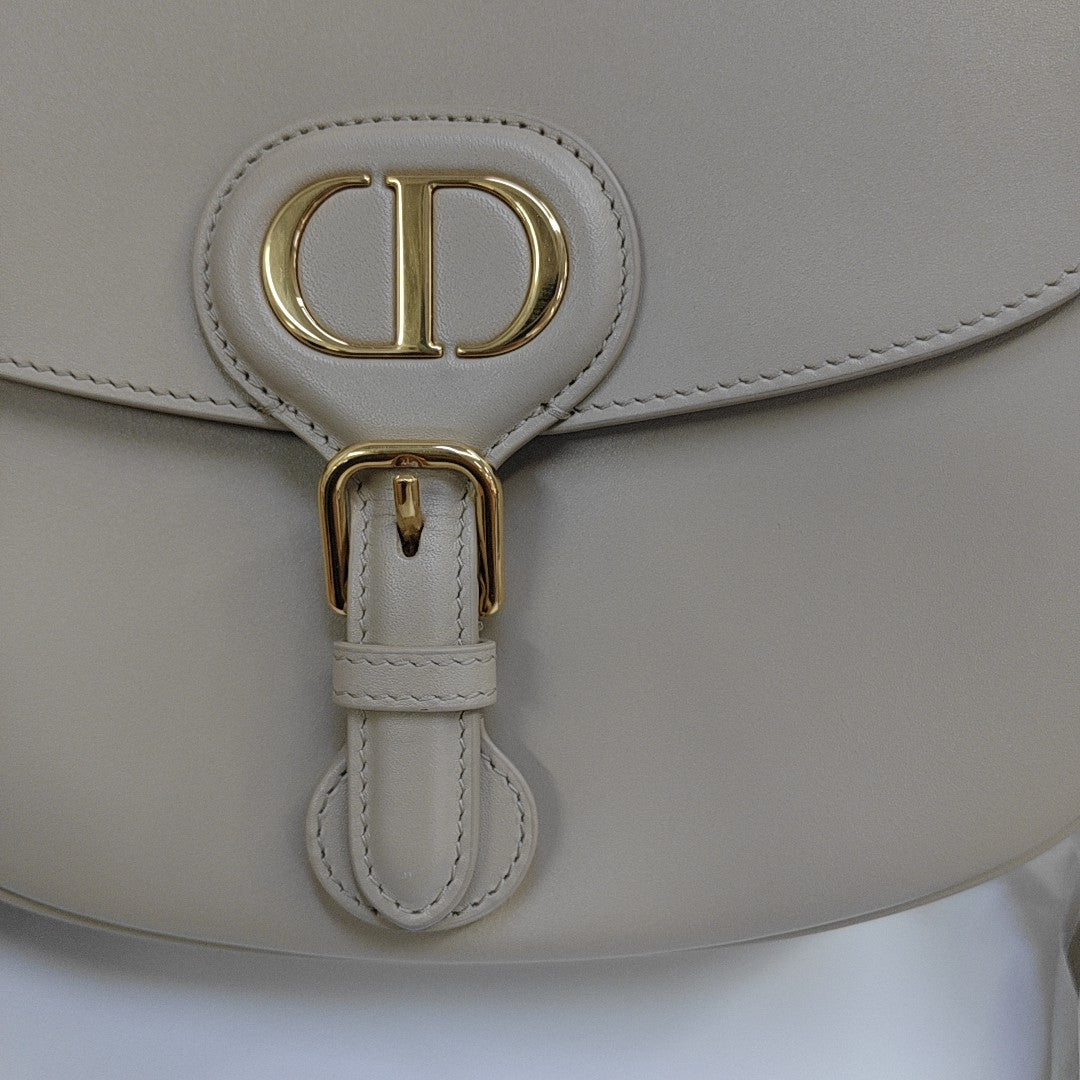 Bobby Medium Calfskin Beige