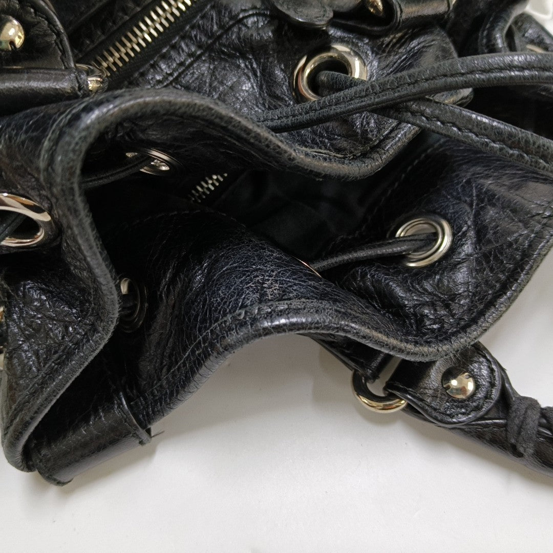 Pompon Bag Calfskin Black