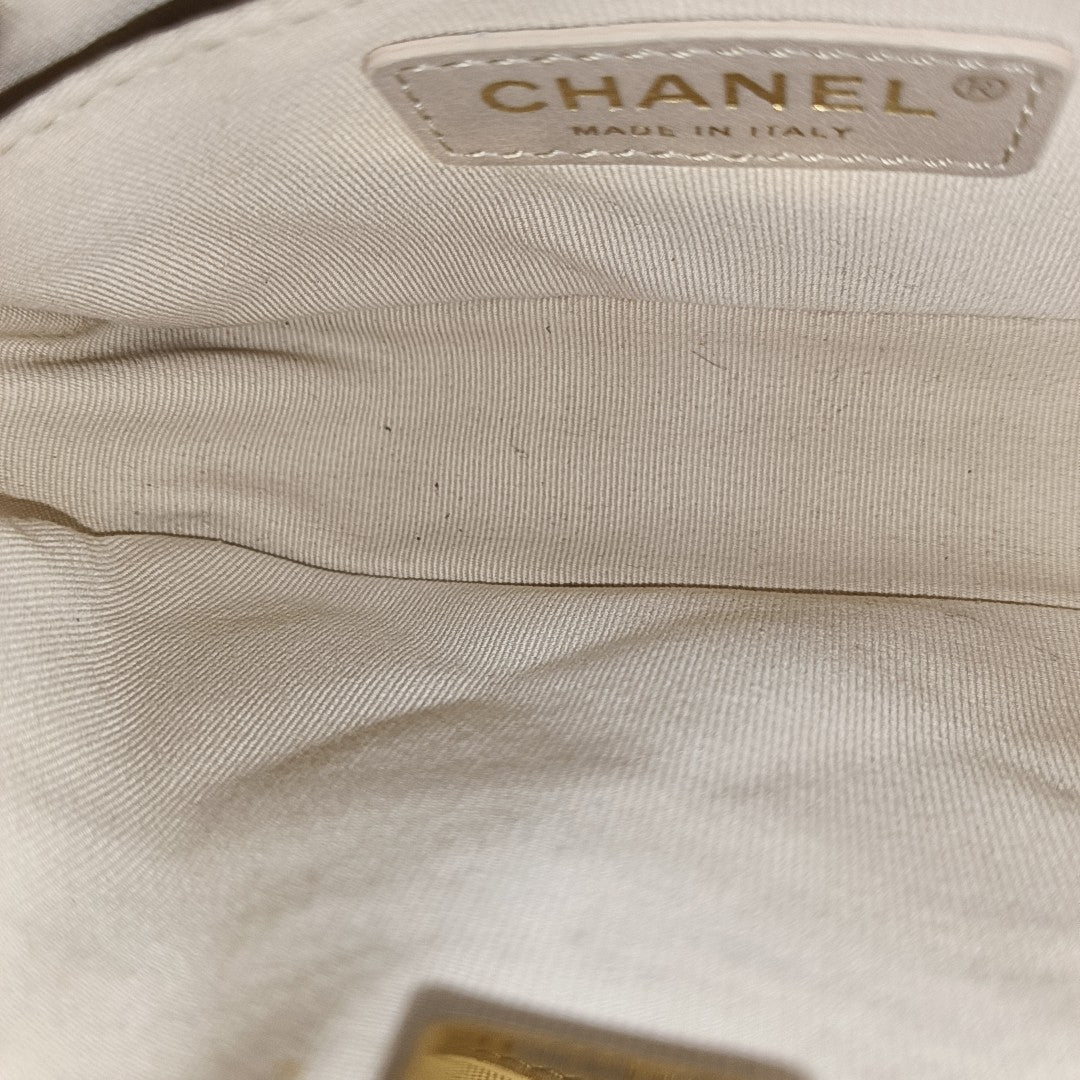Quilted Grained Calfskin White