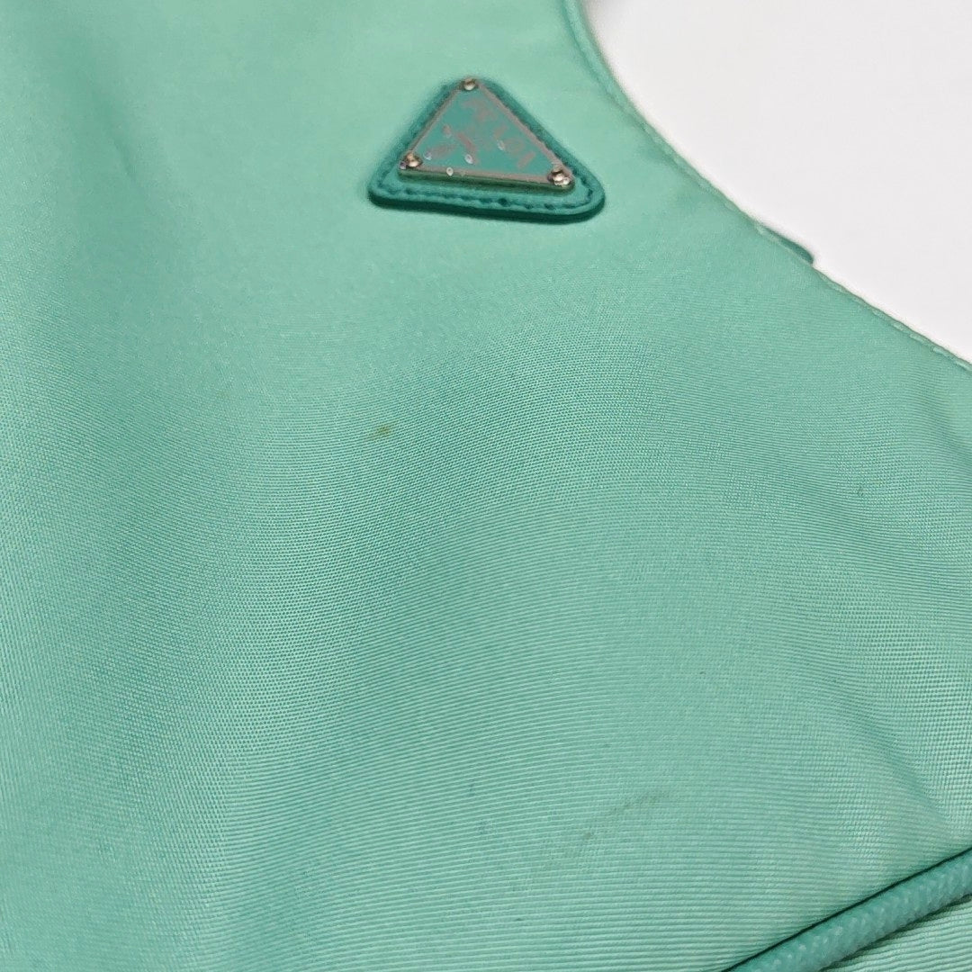 Authenticated pre-owned  Re-Edition2005 Nylon Green - Shoulder Bag at Looply