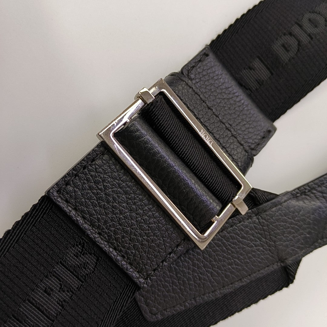 Saddle Medium Calfskin Black