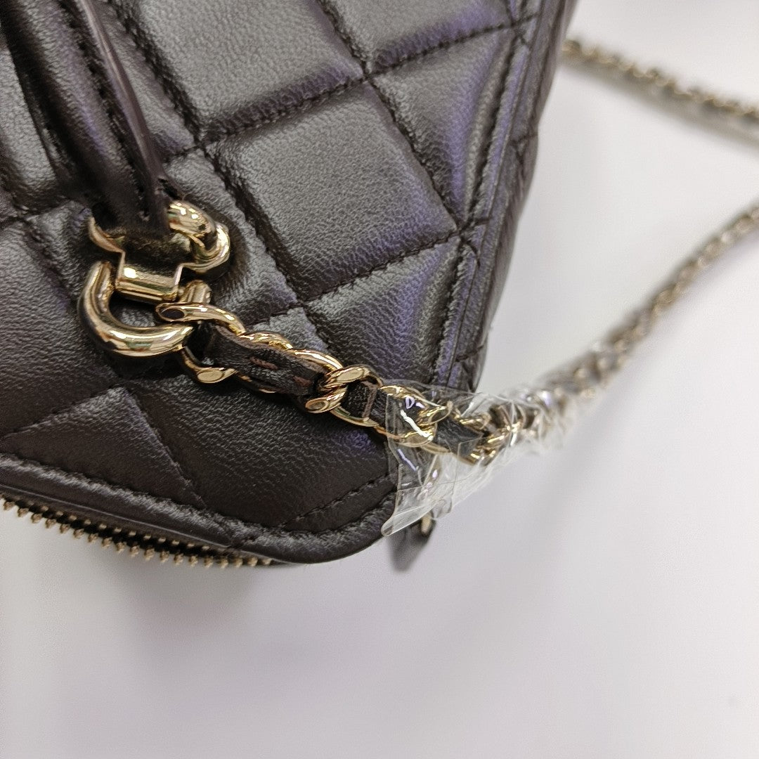VANITY CASE Small Quilted Lambskin Brown