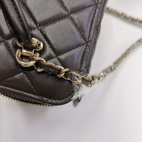 VANITY CASE Small Quilted Lambskin Brown
