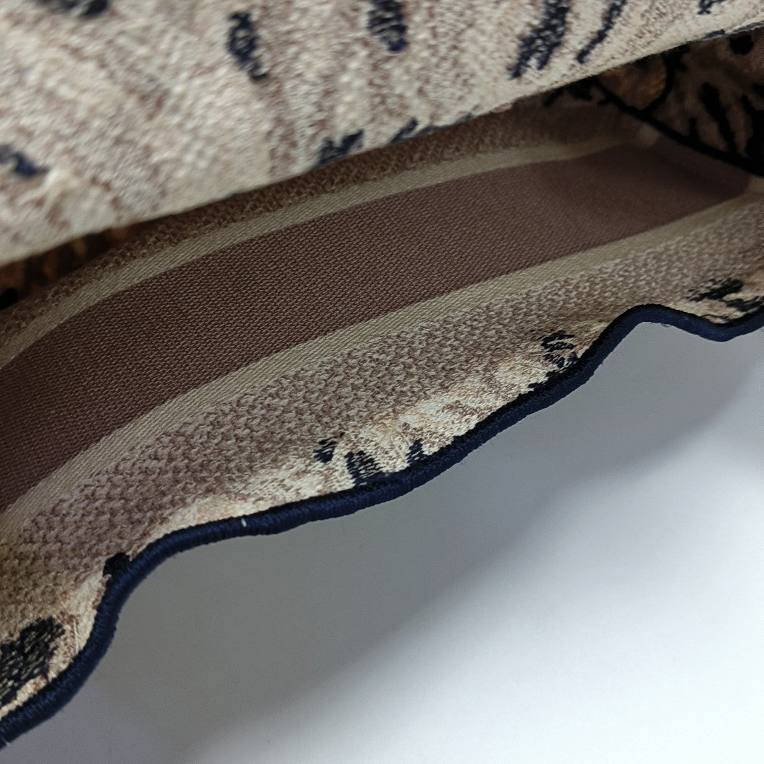 Authenticated pre-owned  Diorcamp Fabric Multicolor - Crossbody Bag at Looply