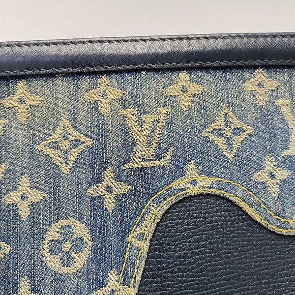 Pochette Voyag MM Monogram Calfskin Blue