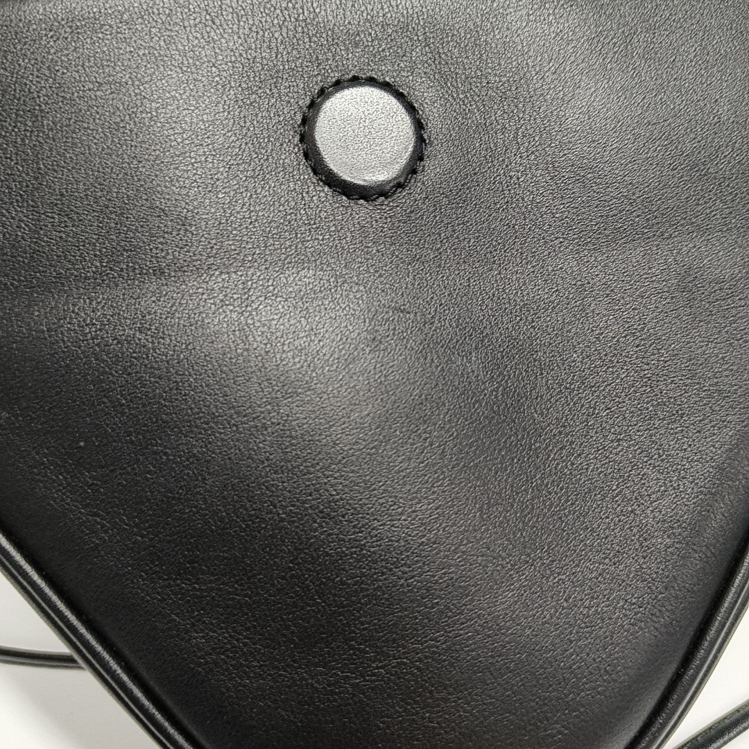 TRIANGLE Calfskin Black
