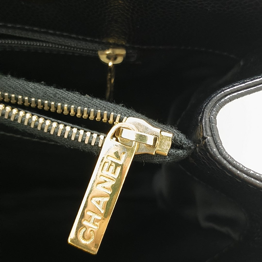 CHANEL GST Large Quilted Grained Calfskin Black