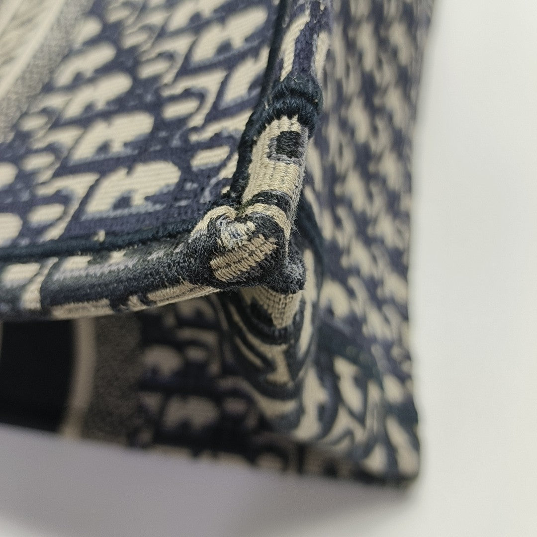 Book Tote Medium Oblique Canvas Blue