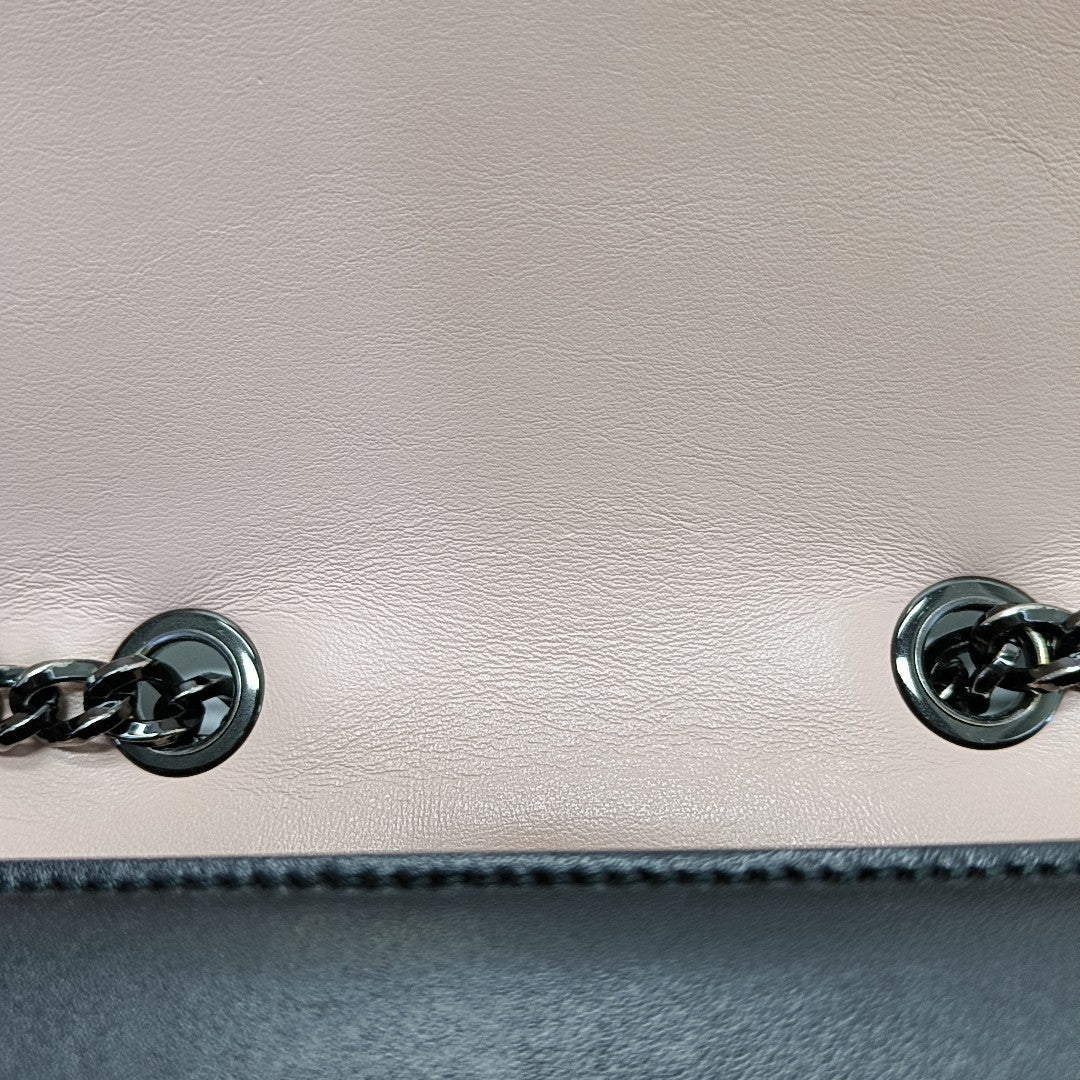Vara Medium Calfskin Black