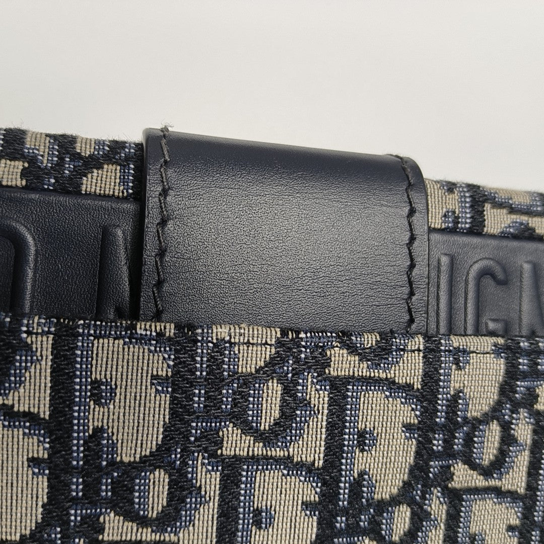30 Montaigne Mini Oblique Canvas Blue