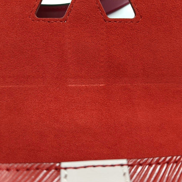 Authenticated pre-owned  TWIST MM Epi Red - Shoulder Bag at Looply