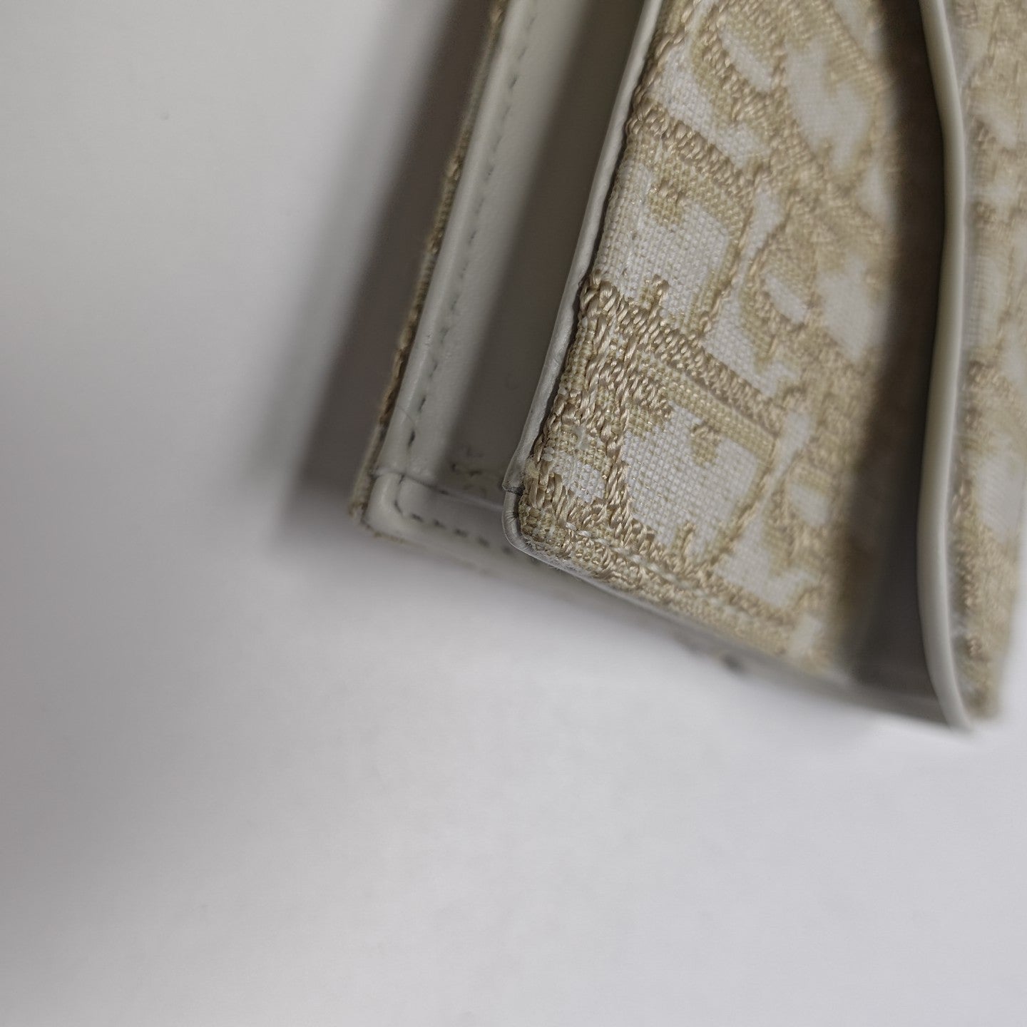 Saddle Mini Oblique Canvas White Card Holder