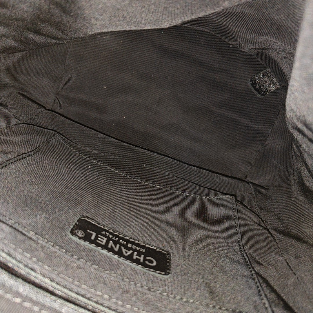 URBAN SPIRIT Small Quilted Lambskin Black